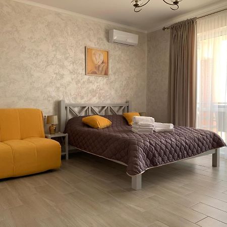 Hotel Три Слона Satoka Exterior foto