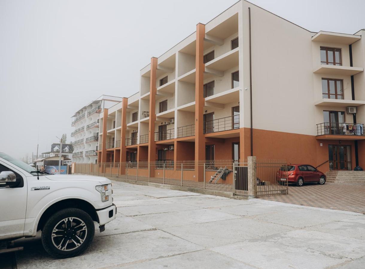 Hotel Три Слона Satoka Exterior foto