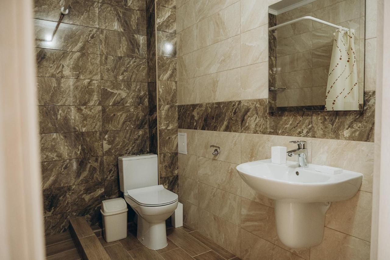 Hotel Три Слона Satoka Exterior foto