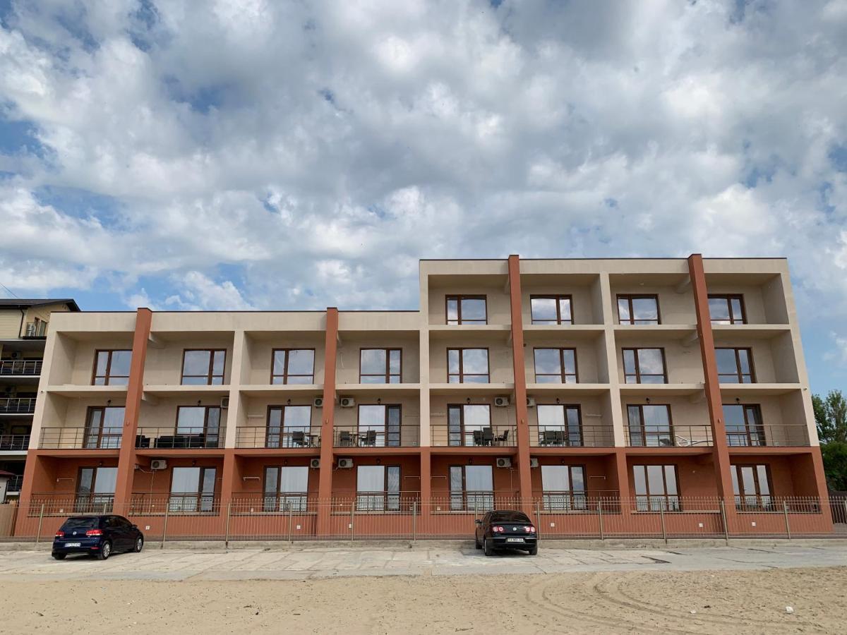 Hotel Три Слона Satoka Exterior foto